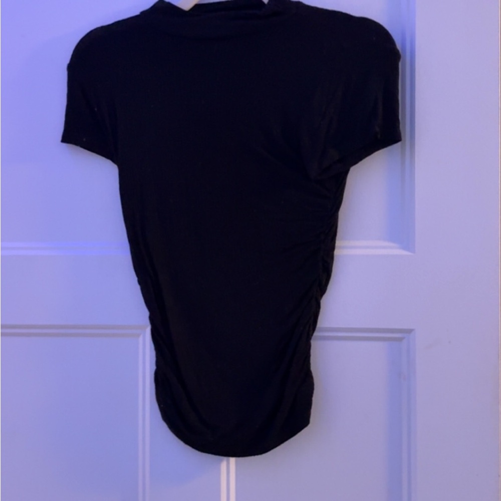 Women’s Black T-Shirt Cinched waist